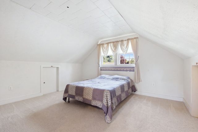 1259 Shawsheen St, Tewksbury, MA 01810