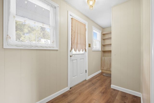 1259 Shawsheen St, Tewksbury, MA 01810