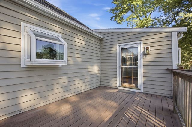 1259 Shawsheen St, Tewksbury, MA 01810
