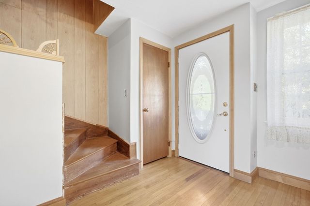 1259 Shawsheen St, Tewksbury, MA 01810