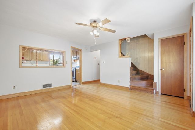 1259 Shawsheen St, Tewksbury, MA 01810