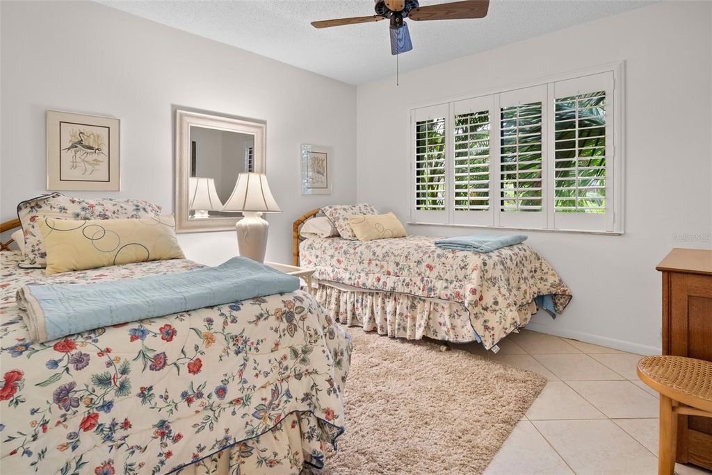 Image 15 of property listing at 1703 PELICAN COVE ROAD 356, Sarasota, FL 34231