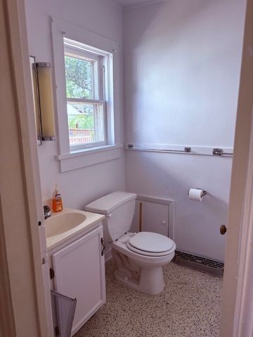 414 E 5th Street N, Newton, IA 50208