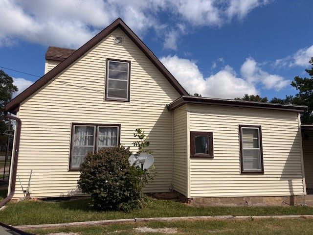 414 E 5th Street N, Newton, IA 50208