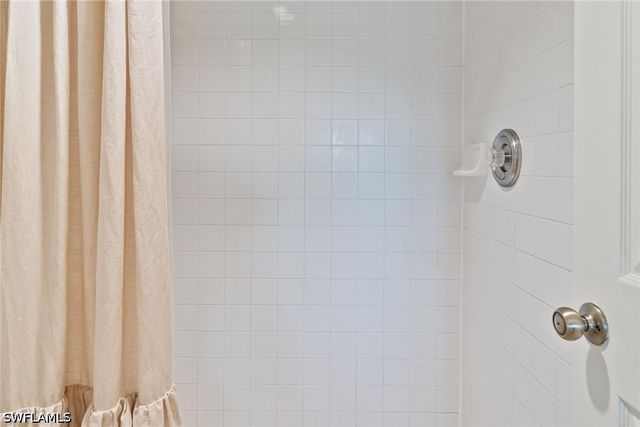1375 Mainsail DR 1702, Naples, FL 34114