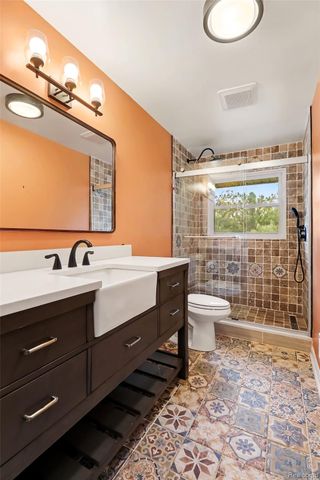 21695 Rougewood Drive, Southfield, MI 48033
