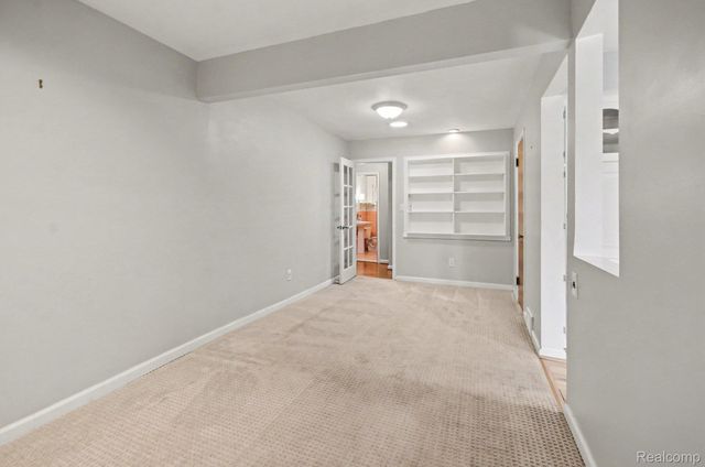 21695 Rougewood Drive, Southfield, MI 48033