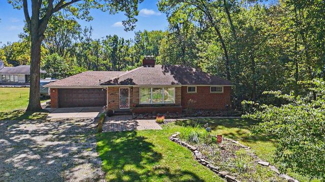21695 Rougewood Drive, Southfield, MI 48033