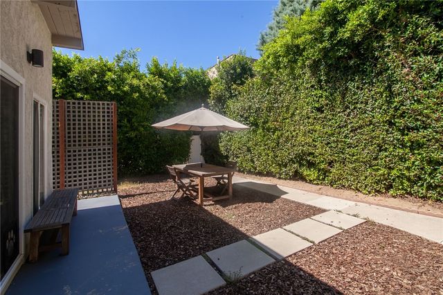 1419 S Curson Avenue B, Los Angeles, CA 90019