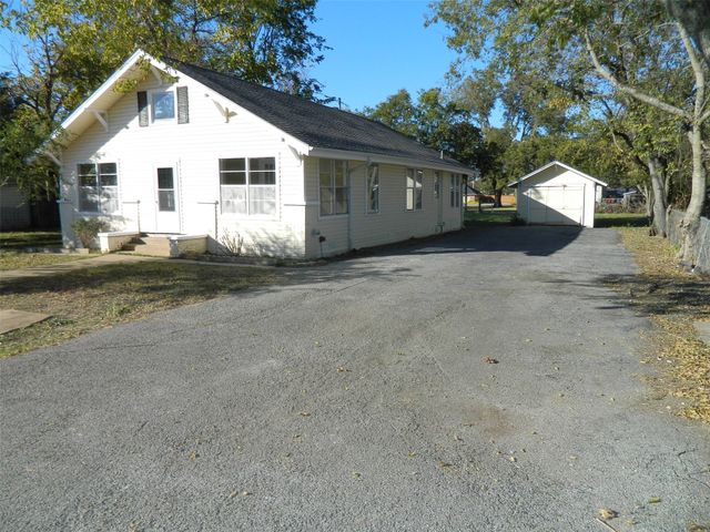 110 W Mulberry Street, Leonard, TX 75452