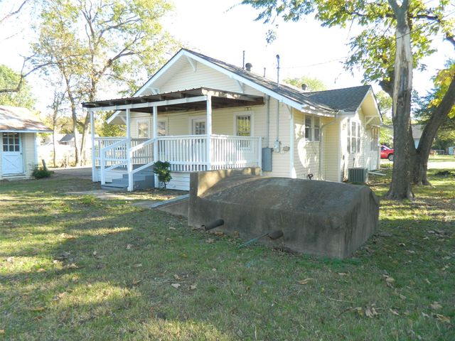 110 W Mulberry Street, Leonard, TX 75452