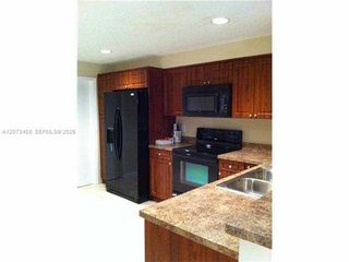 1621 Barcelona Way 6-32, Weston, FL 33327