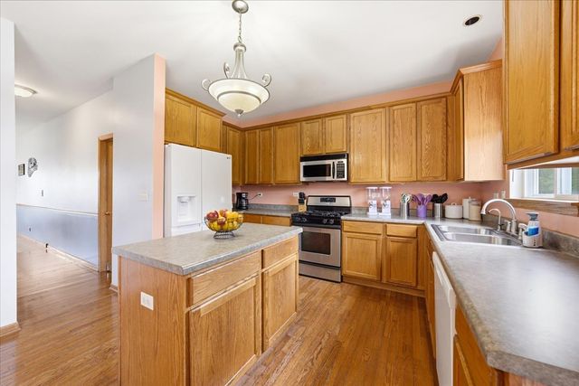170 Cobbler Court, Sugar Grove, IL 60554