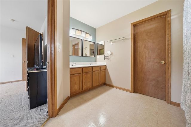 170 Cobbler Court, Sugar Grove, IL 60554