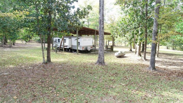 630 Hillbilly Heaven Road, Livingston, TX 77351