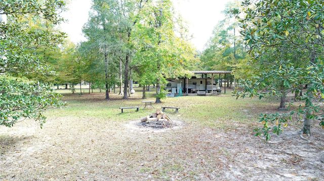 630 Hillbilly Heaven Road, Livingston, TX 77351