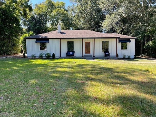 207 Kent Dr., Dothan, AL 36303