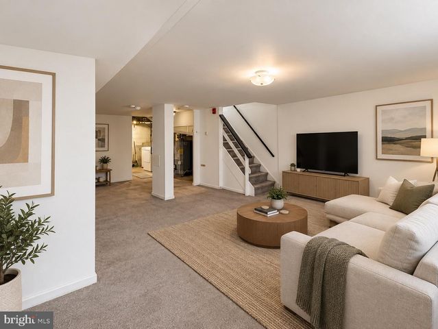 10908 KIRBY DR, Philadelphia, PA 19154