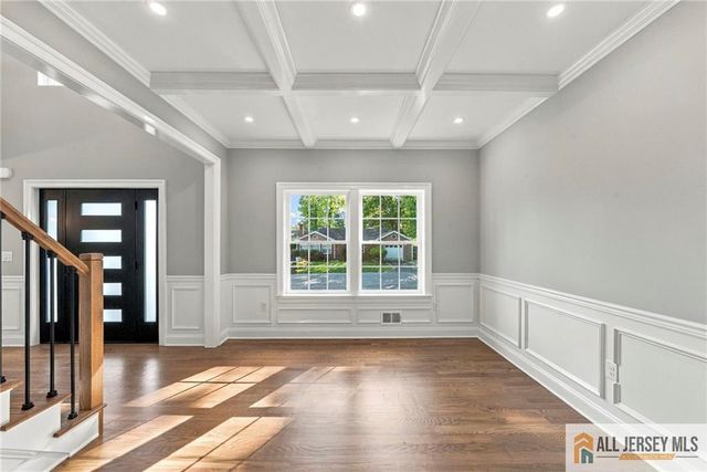 1 Montrose Avenue, Colonia, NJ 07067