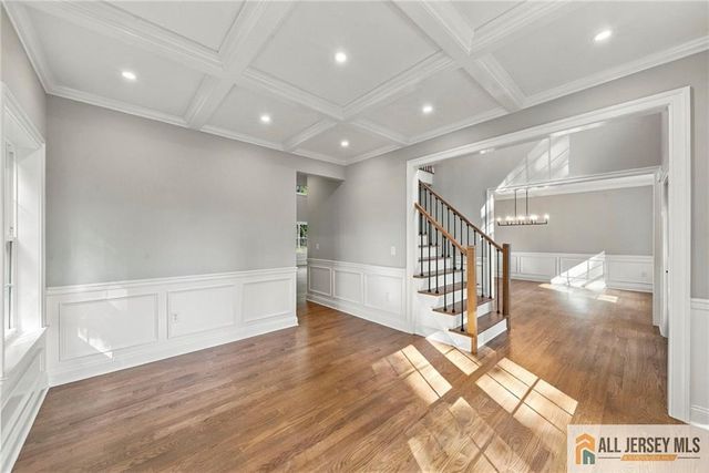1 Montrose Avenue, Colonia, NJ 07067