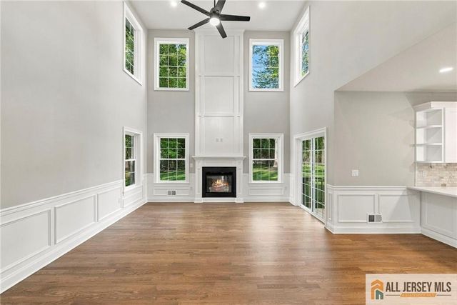 1 Montrose Avenue, Colonia, NJ 07067