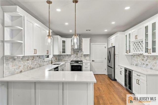 1 Montrose Avenue, Colonia, NJ 07067