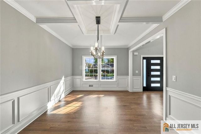 1 Montrose Avenue, Colonia, NJ 07067