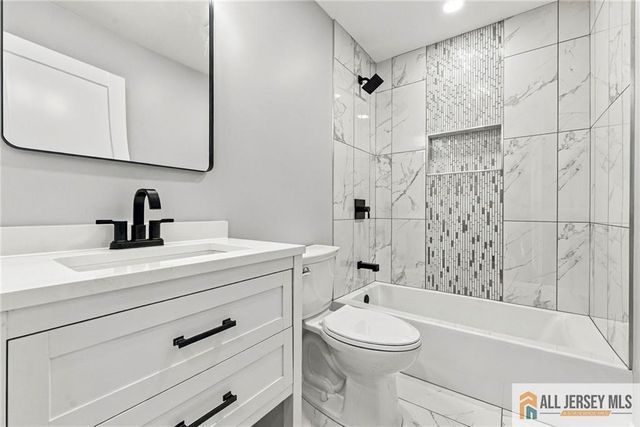 1 Montrose Avenue, Colonia, NJ 07067