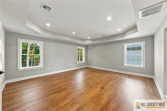 1 Montrose Avenue, Colonia, NJ 07067
