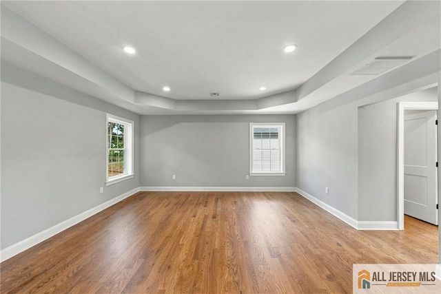 1 Montrose Avenue, Colonia, NJ 07067