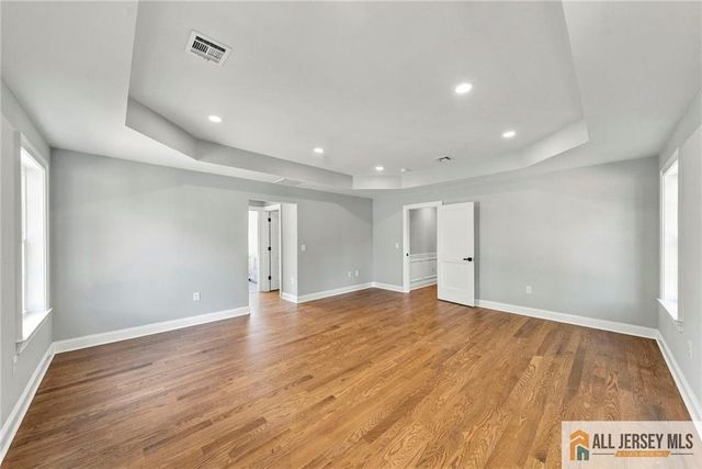 1 Montrose Avenue, Colonia, NJ 07067