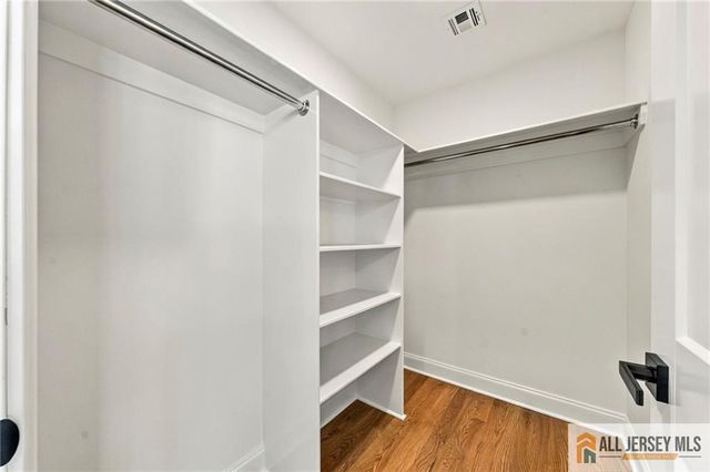 1 Montrose Avenue, Colonia, NJ 07067
