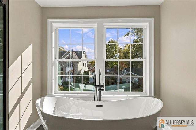 1 Montrose Avenue, Colonia, NJ 07067