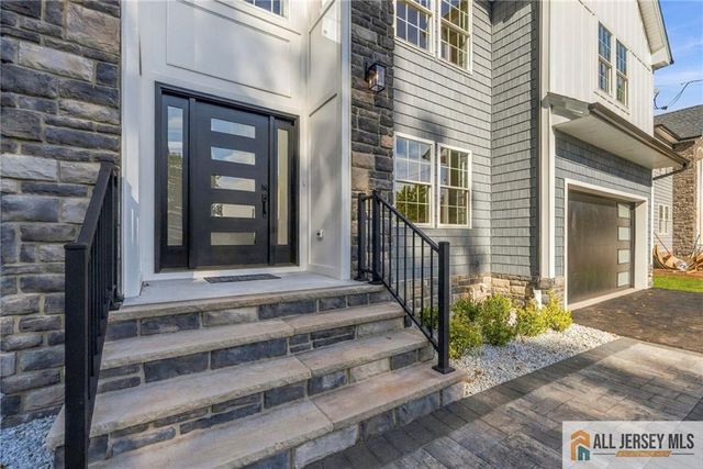 1 Montrose Avenue, Colonia, NJ 07067