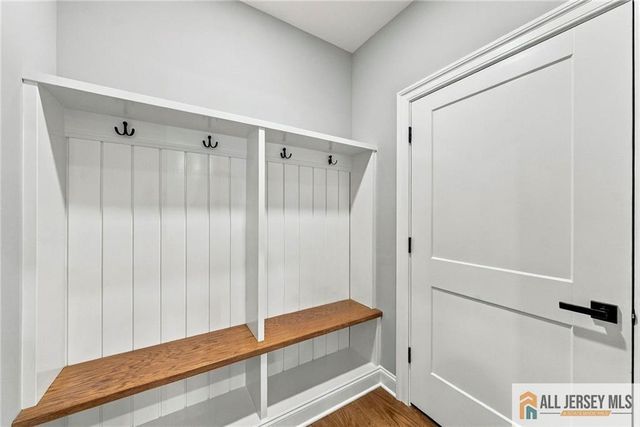 1 Montrose Avenue, Colonia, NJ 07067