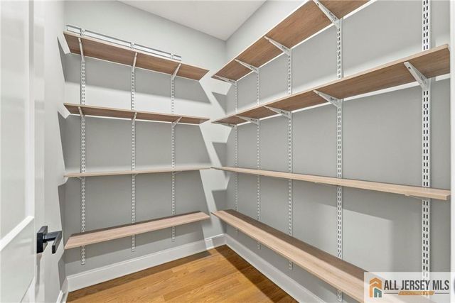 1 Montrose Avenue, Colonia, NJ 07067