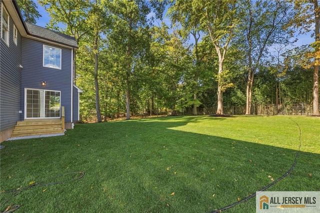 1 Montrose Avenue, Colonia, NJ 07067