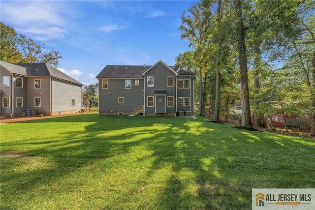 1 Montrose Avenue, Colonia, NJ 07067
