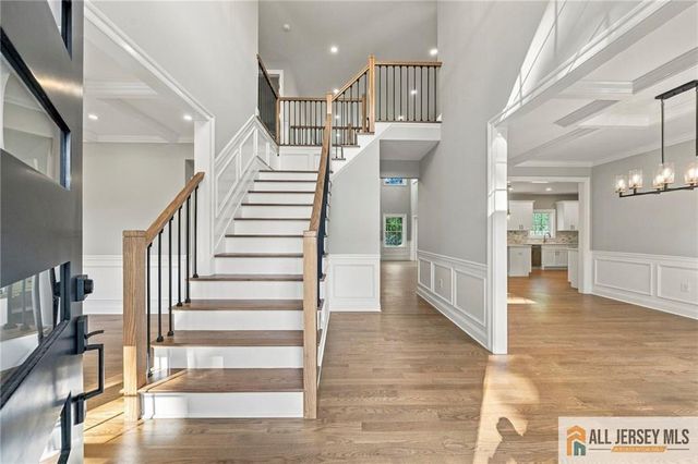 1 Montrose Avenue, Colonia, NJ 07067