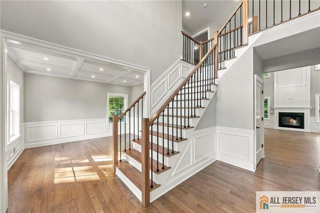 1 Montrose Avenue, Colonia, NJ 07067