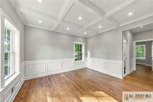 1 Montrose Avenue, Colonia, NJ 07067