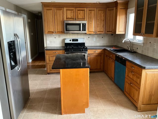 175 Post Oak Road, Stratford, CT 06614