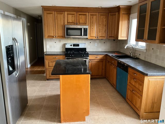 175 Post Oak Road, Stratford, CT 06614