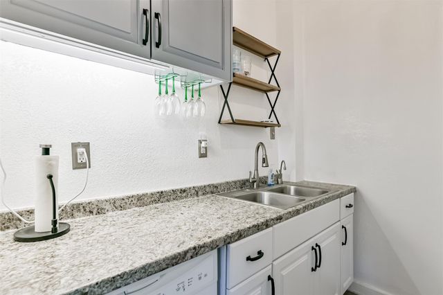 1820 Market Street 1, Galveston, TX 77550