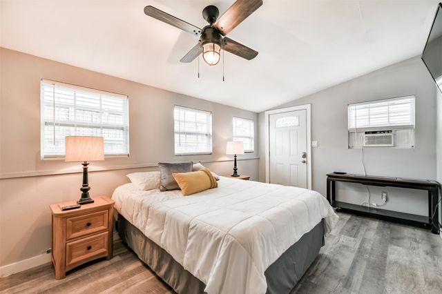 1820 Market Street 1, Galveston, TX 77550