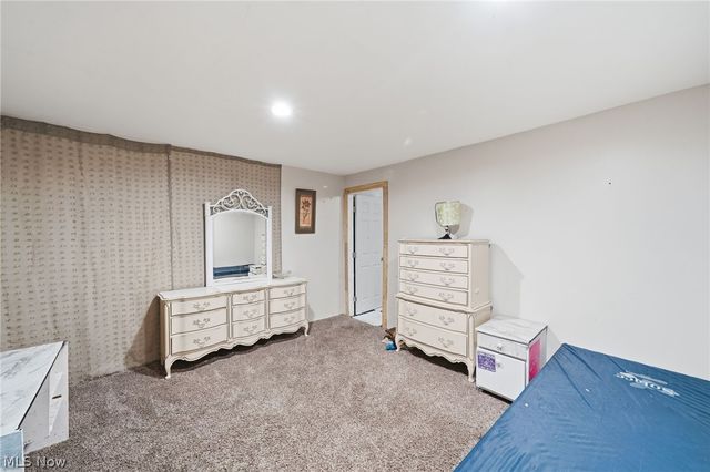 2664 Himelrigh Boulevard, Barberton, OH 44203