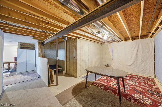 2664 Himelrigh Boulevard, Barberton, OH 44203