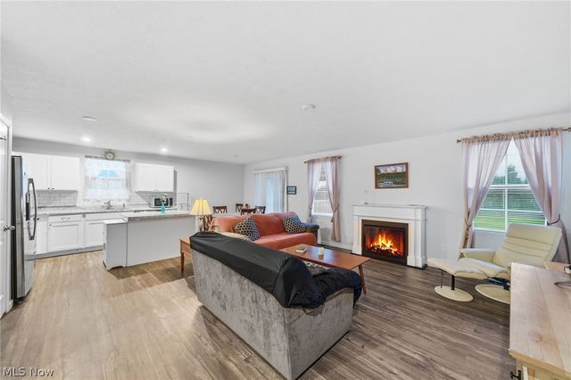 2664 Himelrigh Boulevard, Barberton, OH 44203