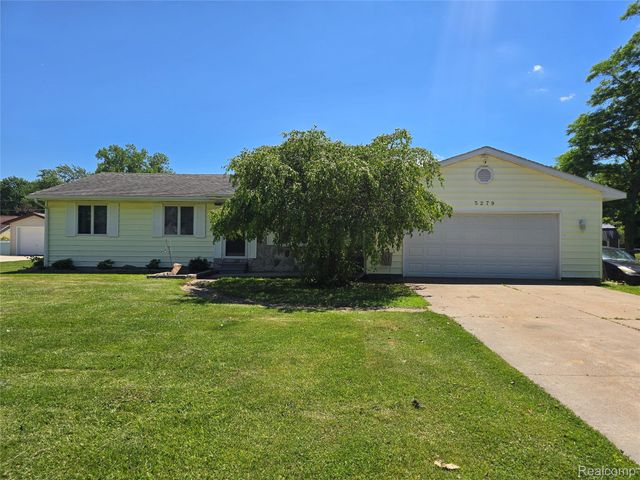 5279 Robinwood Drive, Clyde Township, MI 48049