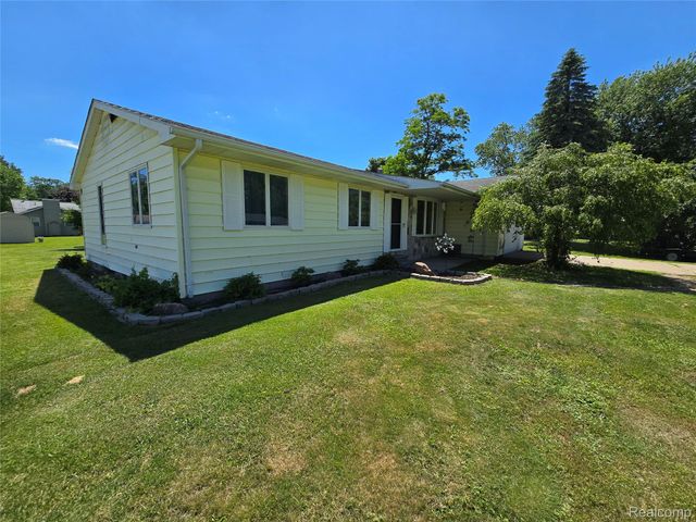 5279 Robinwood Drive, Clyde Township, MI 48049
